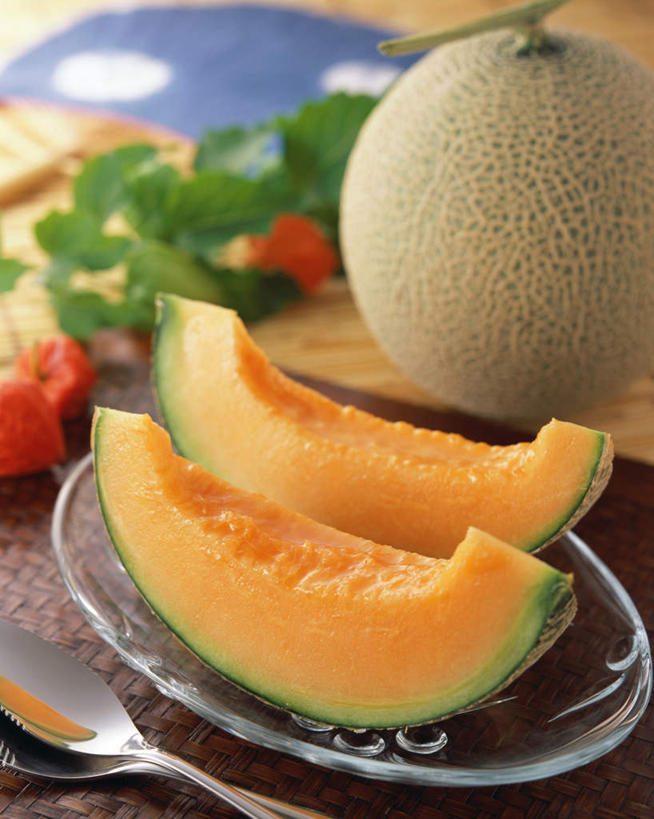 无人,竖图,俯视,室内,特写,白天,水果,叶子,托盘,阴影,新鲜,光线,影子,勺子,哈密瓜,生食,食品,果实,绿叶,甜瓜,食物,调羹,汤匙,嫩叶,香瓜,摄影,有机食品,绿色食品,影棚,叶,叶片,彩图,高角度拍摄,影棚拍摄,拍摄