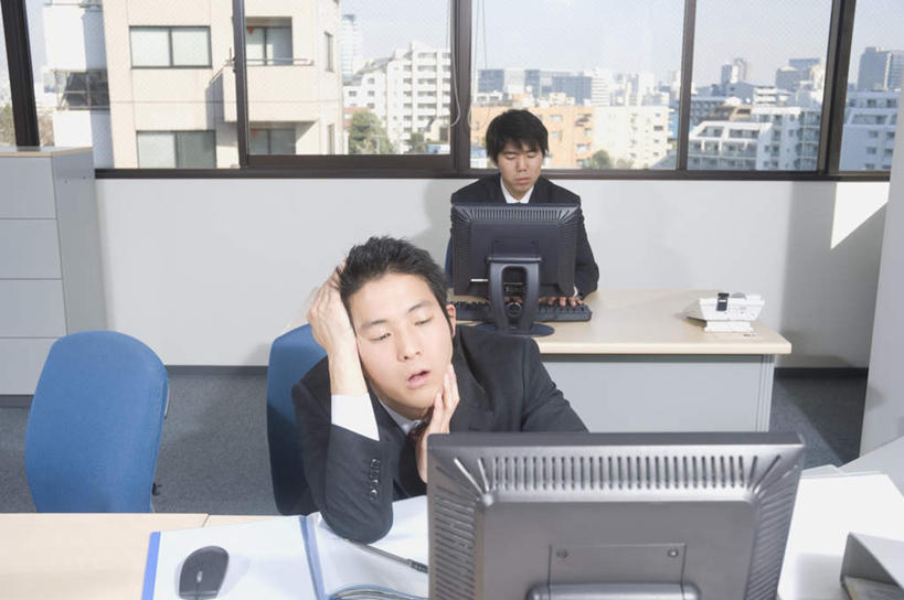 东方人,头,头发,两个人,伙伴,朋友,商务人士,商务男性,办公室,高楼大厦,坐,打电话,横图,室内,白天,正面,衬衫,友谊,办公楼,合作,团队,职员,电脑,显示器,鼠标,键盘,窗户,桌子,大厦,建筑,摩天大楼,写字楼,电话,椅子,亚洲,撑,敲打,阴影,套装,工作,光线,影子,办公桌,注视,黄种人,输入,通讯设备,玻璃窗,黑色,话筒,楼宇,打字,观察,看,发呆,电话线,台式电脑,商务楼,战略,观看,点击,敲击,察看,撑着,关注,商务装,工薪阶层,联合,合谋,配合,协作,按键,男人,男性,年轻男性,亚洲人,白领,上班族,电话机,通话,坐着,半身,彩图,衬衣,大楼,高层建筑,高楼,摩天楼,短发,白领阶层,办公室职员