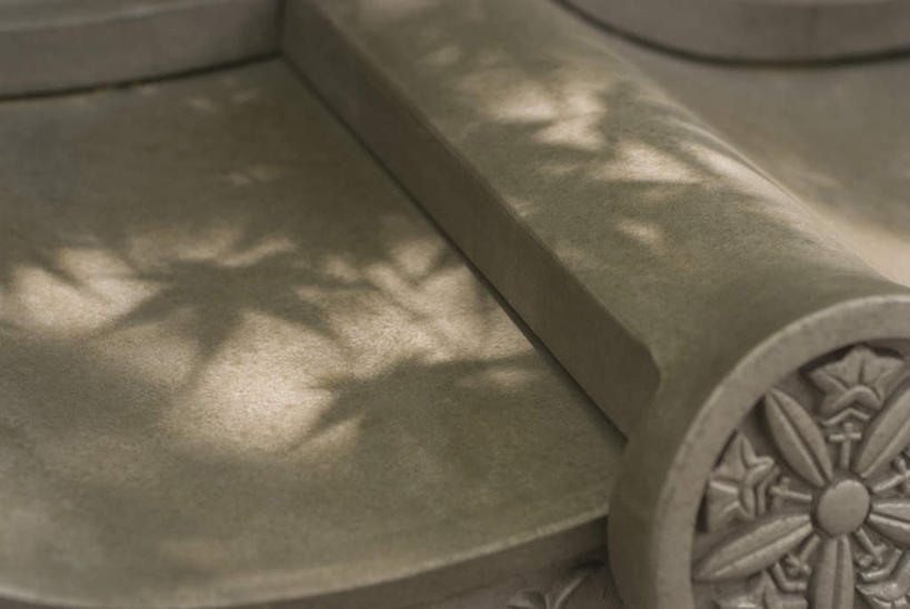 无人,横图,俯视,室外,特写,白天,太阳,植物,枫树,叶子,日光,阴影,日本文化,光线,瓦片,影子,屋顶,绿叶,顶棚,瓦,文化,树,树木,绿色,阳光,自然,嫩叶,生长,成长,东亚文化,槭树,糖枫,糖槭,糖槭树,叶,叶片,彩图,高角度拍摄