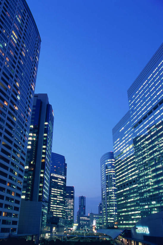 无人,高楼大厦,竖图,室外,白天,仰视,度假,办公楼,美景,城市风光,城市,大厦,建筑,路灯,摩天大楼,写字楼,照明,东京,日本,亚洲,阴影,光线,影子,景观,灯光,品川区,娱乐,灯,蓝色,蓝天,天空,楼宇,天,享受,休闲,商务楼,景色,放松,晴朗,照亮,照明设备,东亚,本州,万里无云,关东地方,本州岛,日本国,东京都,晴空,晴空万里,彩图,低角度拍摄,大楼,高层建筑,高楼,摩天楼