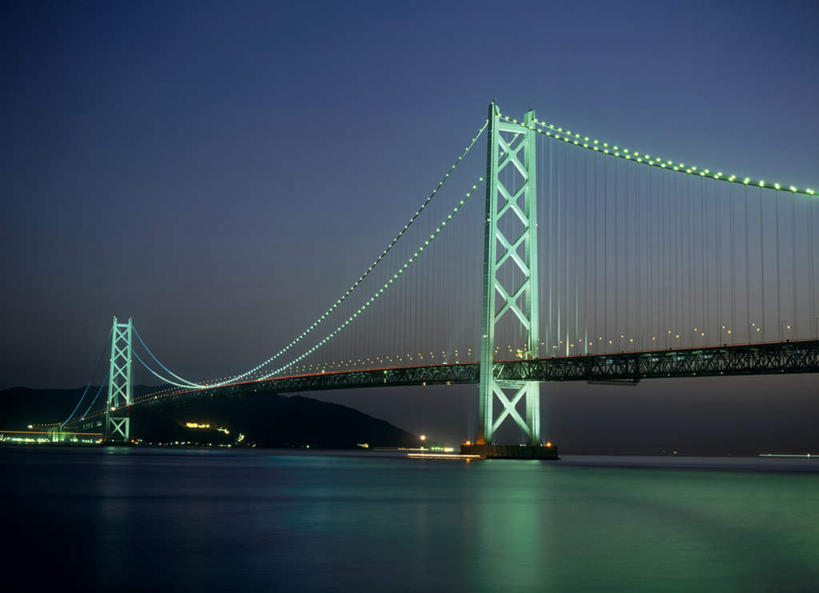 无人,横图,室外,夜晚,仰视,度假,海浪,海洋,美景,城市风光,城市,大桥,立交桥,路灯,桥梁,夜景,照明,日本,亚洲,阴影,光线,影子,景观,浪花,高架,斜拉桥,桥,灯光,娱乐,灯,倒影,海水,享受,休闲,景色,放松,照亮,倒映,照明设备,海景,东亚,本州,本州岛,日本国,近畿地方,近畿,兵库,兵库县,神户,神户市,神戸,县厅,神戸市,淡路岛,明石海峡,明石海峡大桥,反照,大海,风浪,海,海水的波动,近岸浪,涌浪,彩图,低角度拍摄