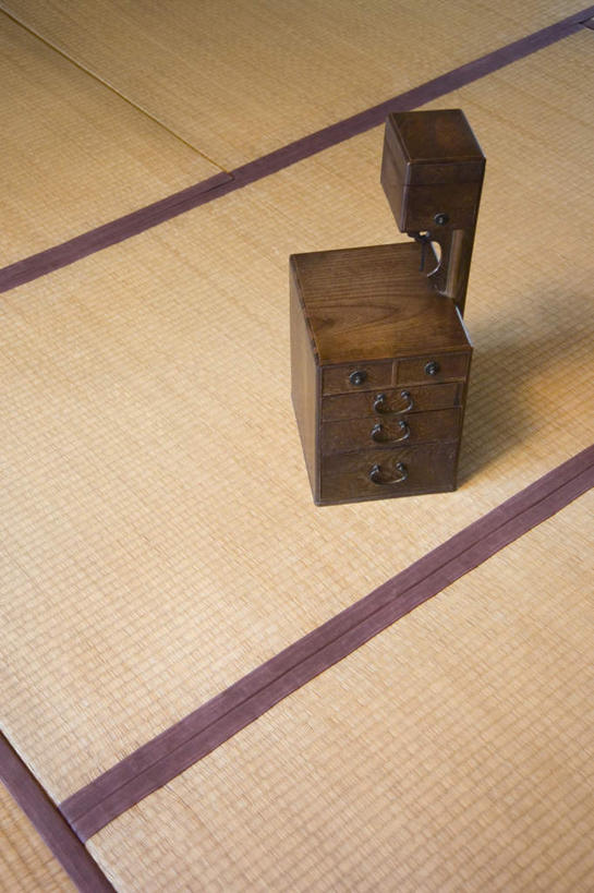 无人,竖图,俯视,室内,特写,白天,抽屉,阴影,光线,木制,木盒,影子,一个,木制品,容器,单个,古董,储藏,储存,彩图,高角度拍摄,贮存