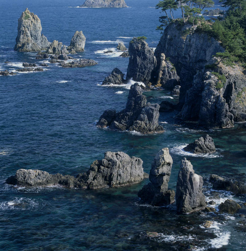 无人,竖图,俯视,室外,白天,旅游,度假,海浪,海洋,石头,美景,日本,亚洲,石子,景观,浪花,娱乐,自然,海水,享受,休闲,景色,放松,自然风光,海景,东亚,本州,本州岛,日本国,中国地方,山口,山口县,大海,风浪,海,海水的波动,近岸浪,石块,岩石,涌浪,彩图,高角度拍摄