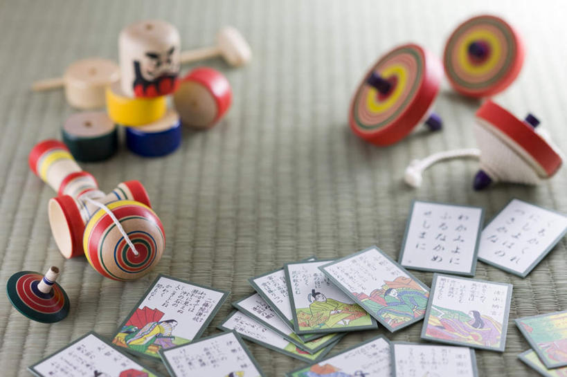 无人,竖图,俯视,室内,特写,白天,游戏,静物,朦胧,模糊,锤子,玩,娱乐,卡片,陀螺,休闲,益智,摄影,影棚,活动,发泄,消遣,智力,宣泄,陀罗,干乐,冰尜,打老牛,独乐,玩耍,嬉戏,彩图,高角度拍摄,影棚拍摄,拍摄