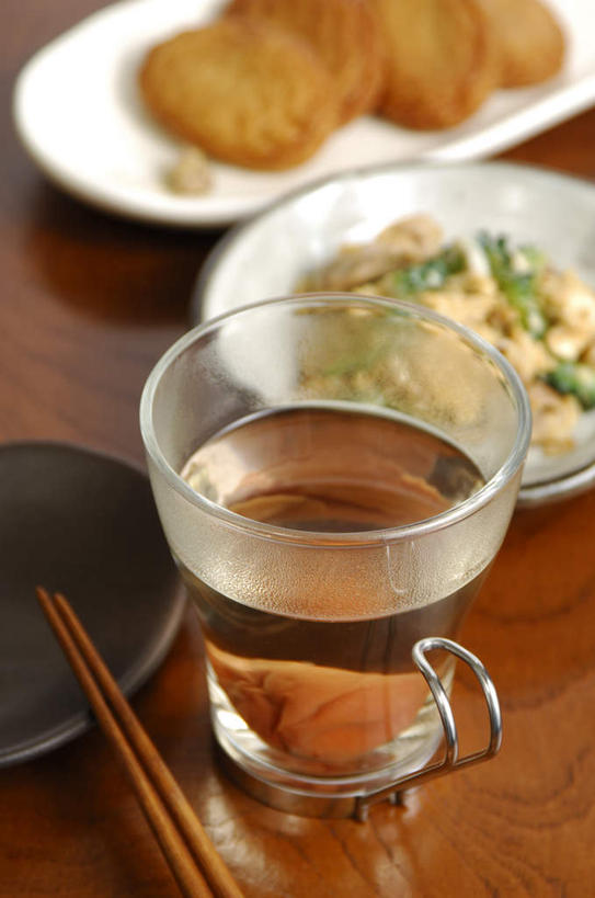 无人,竖图,俯视,室内,特写,白天,烹饪,筷子,杯子,餐具,碟子,盘,日本料理,料理,食品,开胃菜,烧酒,文化,传统,菜肴,美食,玻璃制品,食物,盘子,水杯,碟,日式料理,日式,摄影,佳肴,影棚,礼节,礼仪,玻璃杯,进餐用具,彩图,高角度拍摄,影棚拍摄,拍摄