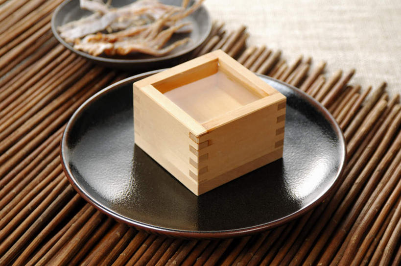 清酒,无人,竖图,俯视,室内,特写,白天,烹饪,木箱,日本料理,料理,食品,酒类,菜肴,美食,酒,食物,饮料,容器,日式料理,日式,摄影,佳肴,影棚,储藏,储存,彩图,高角度拍摄,影棚拍摄,拍摄,贮存