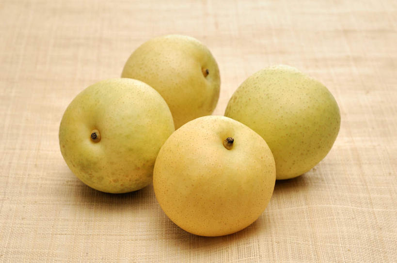 无人,横图,俯视,室内,特写,白天,梨,水果,新鲜,生食,食品,果实,食物,四个,香梨,摄影,有机食品,绿色食品,影棚,生梨,彩图,高角度拍摄,影棚拍摄,拍摄