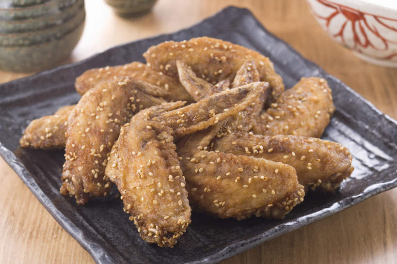 无人,横图,俯视,室内,特写,白天,烹饪,餐具,碟子,盘,鸡肉,肉,芝麻,日本料理,料理,食品,鸡翅,菜肴,美食,肉类,食物,盘子,碟,日式料理,日式,摄影,佳肴,影棚,肉食,脂麻,胡麻,白麻,巨胜子,油麻,彩图,高角度拍摄,影棚拍摄,拍摄