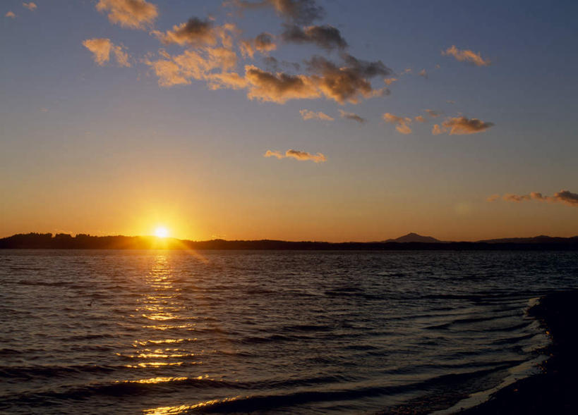 无人,横图,室外,白天,正面,旅游,度假,湖,湖泊,美景,日落,水,太阳,日本,亚洲,阴影,光线,影子,湖面,景观,水流,水面,水平线,晚霞,霞光,辽阔,娱乐,阳光,自然,黄昏,湖水,享受,休闲,广阔,景色,彩霞,放松,一望无际,自然风光,东亚,本州,茨城,茨城县,关东地方,本州岛,日本国,县厅,无边无际,一马平川,夕阳,彩图,水户,水户市,水戸,水戸市,水天相接,水天一线