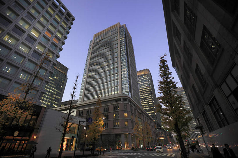 无人,高楼大厦,横图,室外,白天,仰视,旅游,度假,美景,城市风光,城市,大厦,道路,建筑,路,路灯,摩天大楼,公路,东京,日本,亚洲,景观,灯光,交通,娱乐,灯,蓝色,蓝天,天空,天,享受,休闲,景色,放松,千代田区,照明设备,东亚,本州,关东地方,本州岛,日本国,东京都,丸之内,马路,彩图,低角度拍摄,大楼,高层建筑,高楼,摩天楼