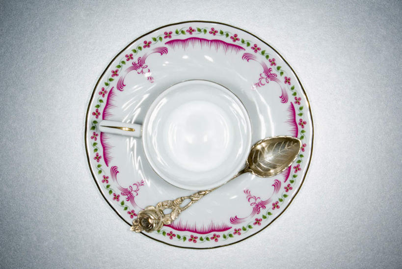 无人,横图,俯视,室内,特写,白天,白色背景,静物,杯子,餐具,瓷器,碟子,盘,勺子,咖啡杯,陶瓷制品,盘子,调羹,碟,汤匙,摄影,影棚,瓷杯,彩图,高角度拍摄,影棚拍摄,拍摄