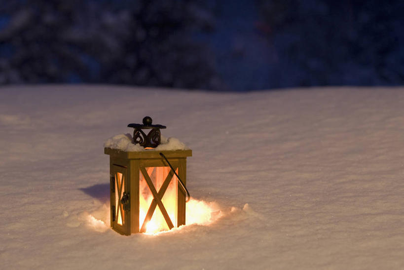 无人,横图,室外,正面,旅游,度假,美景,雪,大雪,照明,德国,欧洲,圣诞节,阴影,节日,庆祝,光线,灯笼,影子,积雪,景观,雪景,烟雾,冬季,冬天,灯光,文化,娱乐,一个,自然,灯具,庆典,享受,休闲,景色,放松,寒冷,单个,纪念,照亮,照明设备,西欧,自然风光,德意志联邦共和国,严寒,彩图,石灯笼