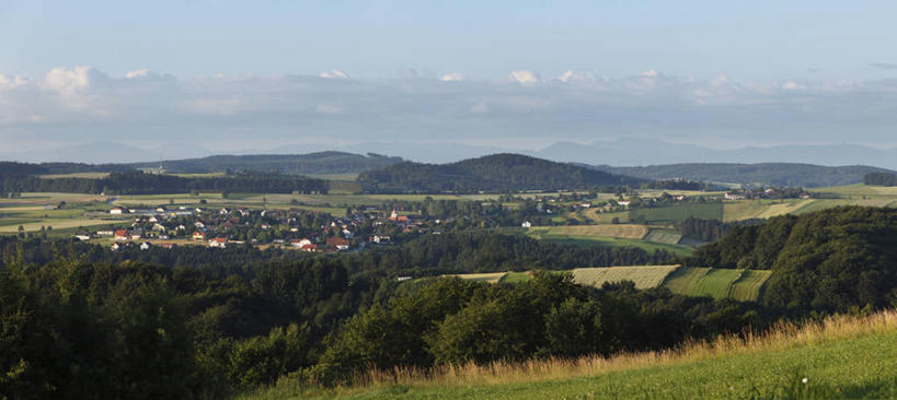无人,家,横图,全景,室外,白天,正面,旅游,度假,草地,草坪,美景,山,山脉,树林,植物,奥地利,欧洲,阴影,光线,影子,房屋,屋子,景观,山峰,云,云朵,山峦,云彩,娱乐,楼房,住宅,草,树,树木,蓝色,绿色,白云,蓝天,天空,阳光,自然,群山,天,享受,休闲,景色,放松,生长,晴朗,成长,自然风光,中欧,奥地利共和国,下奥地利,下奥地利州,晴空,彩图,房子,敦克尔斯泰内尔瓦德,梅尔克县