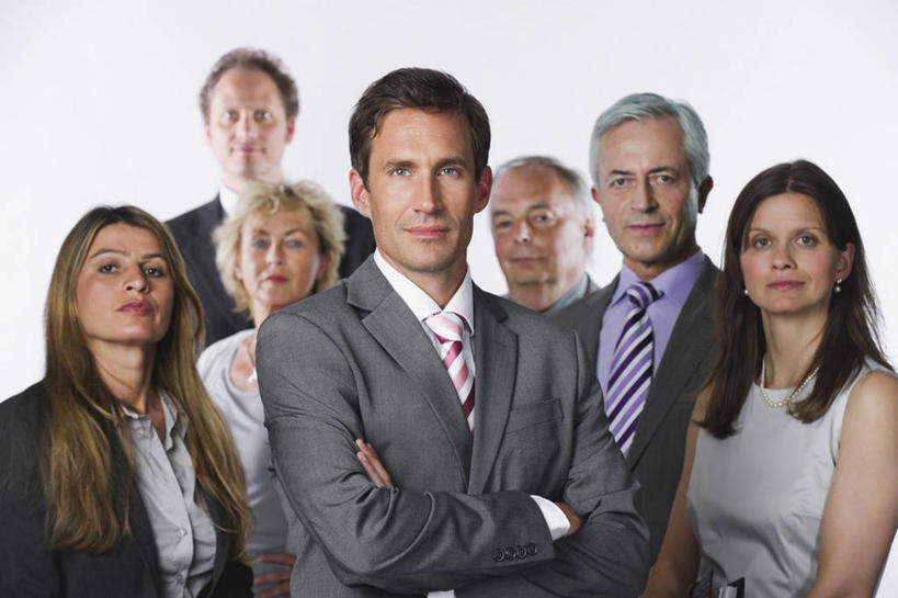 西方人,同事,商务人士,商务男性,商务女性,站,打电话,双手交叉,横图,室内,白天,白色背景,正面,衬衫,成功,合作,团队,集体,信心,电脑,笔记本电脑,电话,手机,欧洲,欧洲人,阴影,套装,反射,网络,材料,档案,文件,影子,领带,许多人,注视,通讯设备,队伍,资料,观察,看,站着,一群人,摄影,影棚,观看,察看,无线,领导,双手抱胸,象征,庄重,成就,关注,文档,通信设备,商务装,身份,无线网络,合伙,领袖,无线上网,便携式电脑,工薪阶层,平板电脑,正式,地位,交流,手提电脑,老年男性,老年女性,男人,男性,女人,女性,中年男性,中年女性,白种人,白领,上班族,沟通,通话,站立,半身,彩图,影棚拍摄,衬衣,拍摄