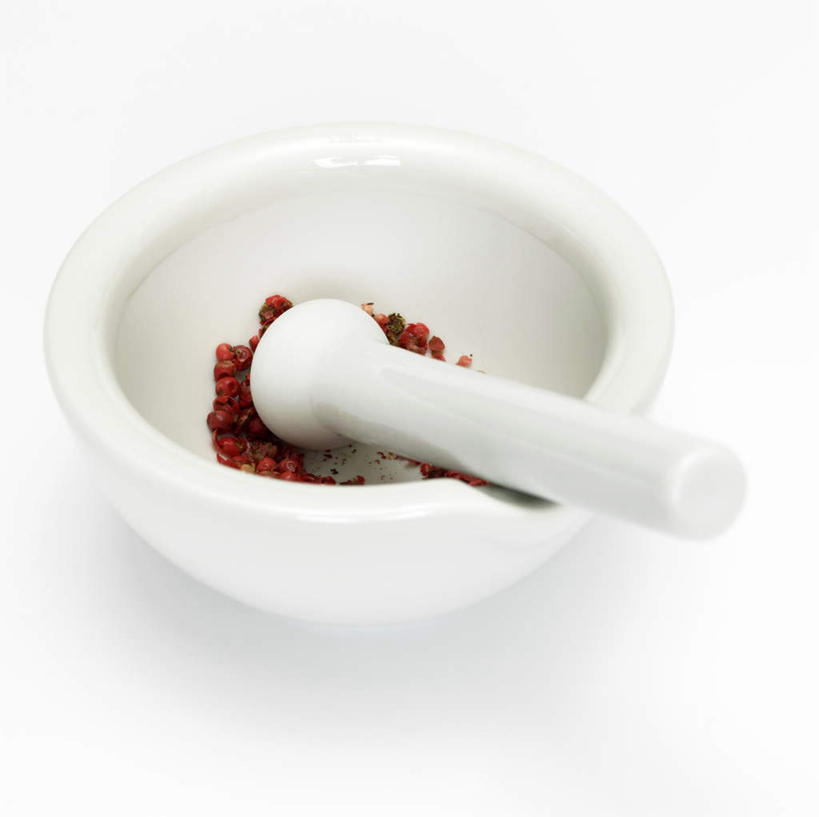 无人,横图,俯视,室内,白天,白色背景,阴影,反射,粉末,影子,调味,香料,佐料,红色,白色,粉,器皿,摄影,影棚,辣椒粉,配料,研磨,臼杵,研杵,研钵,作料,粉状,臼,彩图,高角度拍摄,影棚拍摄,拍摄