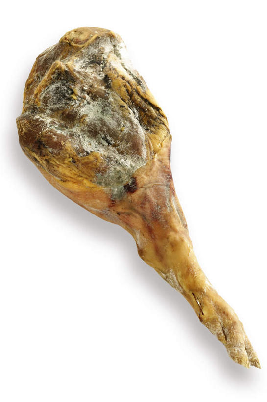 无人,竖图,俯视,室内,特写,白天,白色背景,餐桌,桌子,阴影,反射,影子,肉,猪肉,肉类,腌制,一个,摄影,影棚,单个,餐台,肉食,豚肉,彩图,高角度拍摄,影棚拍摄,拍摄