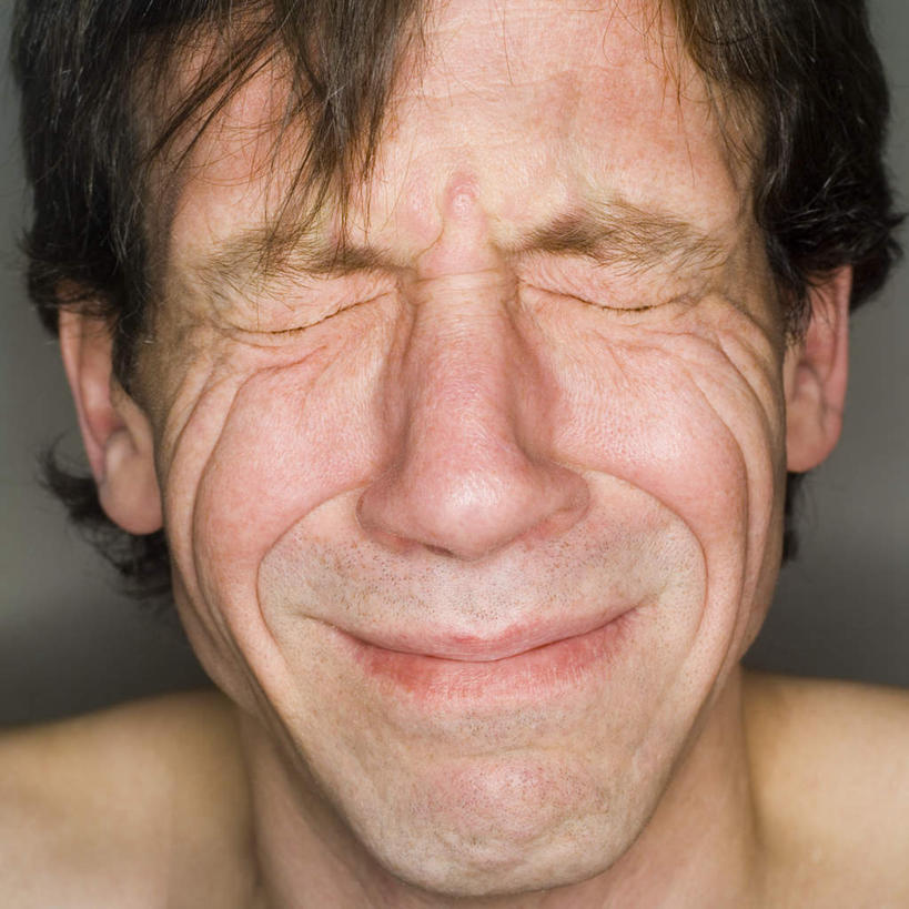 西方人,脸,头,眼睛,脸颊,眉毛,睫毛,头发,一个人,闭眼,方图,室内,特写,白天,正面,失败,欧洲,欧洲人,瞳孔,仅一个男性,仅一个人,仅一个中年男性,灰色背景,沮丧,肩膀,黑色,难受,无奈,眼部,摄影,影棚,失望,悲伤,伤心,难过,失落,颓废,挫败,受挫,落败,落空,错过,失足,失意,失策,失算,颓丧,衰颓,悲哀,懊丧,颓靡,气馁,丧气,败北,挫折,失利,男人,男性,中年男性,白种人,头部,直发,睫,脸部,脸蛋,眉,面部,眼,眼睫毛,眼眉,闭眼睛,闭着眼,闭着眼睛,半身,彩图,影棚拍摄,拍摄,短发,眼眉毛