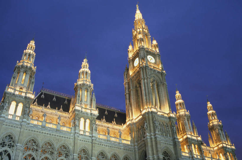 无人,家,横图,室外,夜晚,仰视,度假,美景,城市风光,标志建筑,城市,地标,建筑,奥地利,欧洲,维也纳,阴影,时间,光线,时钟,影子,房屋,屋子,景观,建筑群,钟楼,灯光,首都,计时,娱乐,建设,楼房,住宅,钟表,享受,休闲,表,景色,放松,中欧,塔钟,奥地利共和国,维也纳市政厅,钟,彩图,低角度拍摄,房子