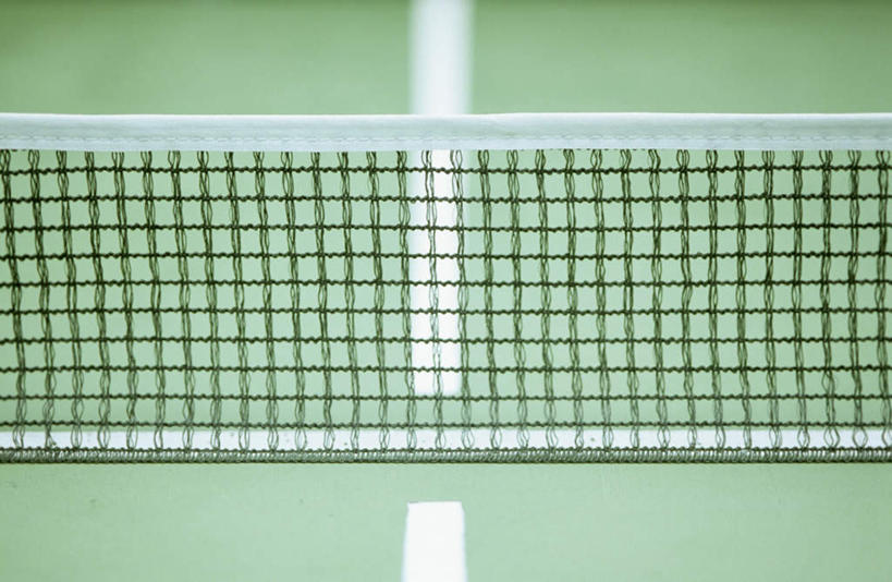 无人,体育馆,运动场,横图,室内,白天,正面,锻炼,运动,桌子,静物,线条,球网,分界线,乒乓球装备,运动器械,体育场,绿色,白色,健身器械,界限,健身器材,球桌,球台,运动馆,体育,乒乓球,乒乓球运动,彩图,健身,运动器材