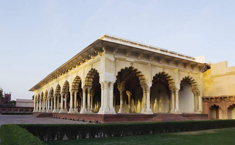 无人,宫殿,横图,室外,白天,仰视,旅游,度假,草地,草坪,名胜古迹,植物,标志建筑,地标,建筑,印度,亚洲,阴影,遗迹,光线,影子,拱门,古迹,文物,娱乐,建设,古建筑,草,绿色,天空,阳光,天,享受,休闲,旅游胜地,放松,古堡,南亚,古文明,印度共和国,北方邦,阿格拉堡,阿格拉红堡,红堡,彩图,低角度拍摄