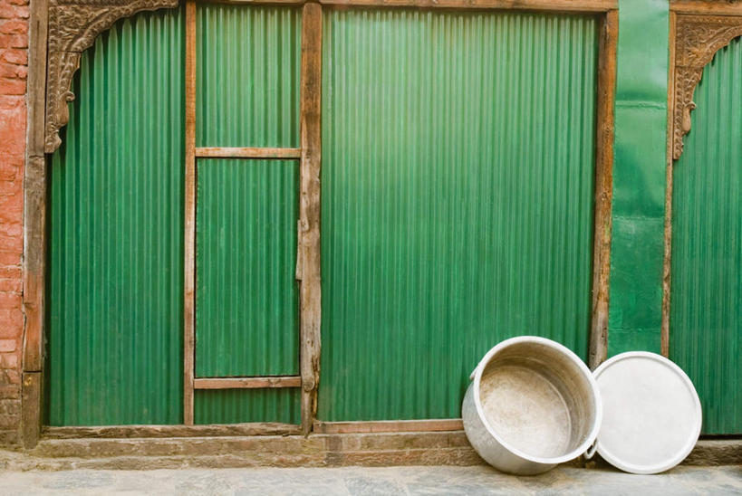 无人,家,寺庙,横图,室内,白天,正面,旅游,度假,门,标志建筑,地标,建筑,印度,亚洲,节日,盆,房屋,墙,屋子,燃烧,文化,娱乐,建设,楼房,墙壁,墙面,住宅,绿色,香火,门框,庙宇,祈祷,享受,休闲,健康,旅游胜地,放松,许愿,宗教,信仰,纪念,祈求,南亚,喜马偕尔邦,印度共和国,高山之州,喜马偕尔,纳拉亚那庙,天女神庙,平安,彩图,房子,庙,寺