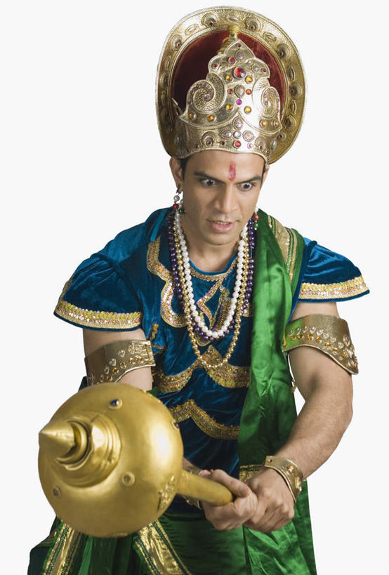 一个人,站,竖图,室内,白天,白色背景,正面,民族服装,帽子,项链,亚洲,仅一个男性,仅一个人,握,服装,拿,拿着,注视,装饰品,仅一个年轻男性,衣服,饰品,首饰,观察,看,站着,握着,摄影,服饰,影棚,观看,合金,黄铜,豆蔻,察看,衣着,穿着,关注,表演服,演出服,印度教,权杖,衣饰,狼牙棒,道具服,男人,男性,年轻男性,亚洲人,印度人,站立,半身,彩图,影棚拍摄,传统服装,民俗服,拍摄,传统文化