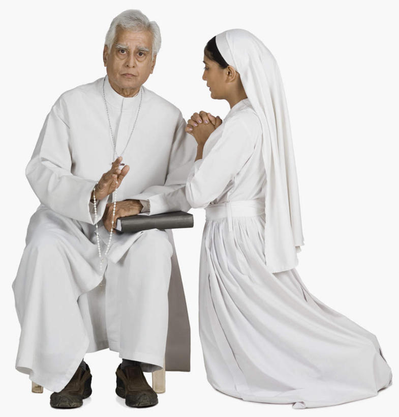 两个人,牧师,传教士,坐,跪,闭眼,双手交叉,竖图,室内,白天,白色背景,正面,民族服装,书籍,亚洲,注视,观察,看,祈祷,摄影,影棚,观看,察看,关注,男人,男性,女人,女性,中年男性,中年女性,亚洲人,印度人,书,图书,传道者,祭司,教士,神甫,神父,闭眼睛,闭着眼,闭着眼睛,跪着,十字手,坐着,彩图,全身,影棚拍摄,传统服装,民俗服,拍摄