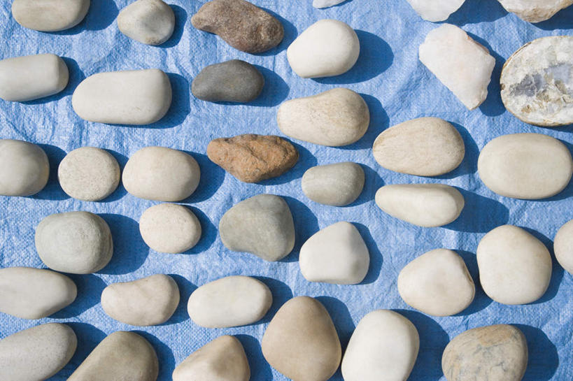 无人,横图,俯视,室外,特写,白天,旅游,度假,石头,美景,地毯,印度,亚洲,许多,装饰,编织,石子,手工艺品,景观,织物,娱乐,排列,蓝色,自然,工艺品,享受,休闲,鹅卵石,景色,放松,华丽,修饰,点缀,自然风光,南亚,按摩石,印度共和国,衬托,美观,雅致,雅观,摆列,比哈尔邦,石块,彩图,高角度拍摄,布列,分列