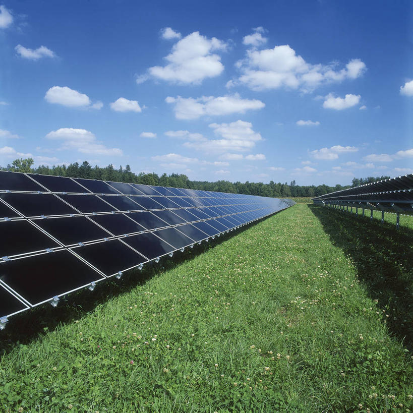 无人,横图,室外,白天,正面,旅游,度假,太阳能,草地,草坪,美景,植物,德国,欧洲,一排,许多,阴影,环保,整齐,光线,影子,景观,云,云朵,很多,云彩,娱乐,草,树,树木,排列,蓝色,绿色,白云,蓝天,天空,阳光,自然,天,享受,休闲,景色,放松,生长,能源,晴朗,成长,存储,回收,资源,西欧,储存,队列,自然风光,利用,低碳,循环,德意志联邦共和国,巴伐利亚,巴伐利亚州,拜恩州,拜恩自由州,持续,太阳能电池板,晴空,彩图