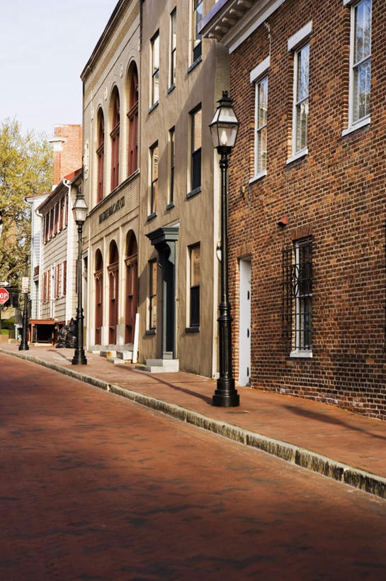 无人,家,竖图,室外,白天,正面,度假,美景,植物,窗户,城市风光,城市,道路,建筑,路,路灯,公路,照明,美国,阴影,光线,影子,房屋,屋子,景观,建筑群,灯光,交通,娱乐,建设,楼房,玻璃窗,住宅,灯,树,树木,绿色,阳光,自然,享受,休闲,景色,放松,生长,成长,照亮,北美,北美洲,照明设备,美洲,首府,马里兰州,自由之州,战线之州,马里兰,北亚美利加洲,亚美利加洲,小美国,安纳波利斯,安那波利斯,亚那波里斯,马路,彩图,房子