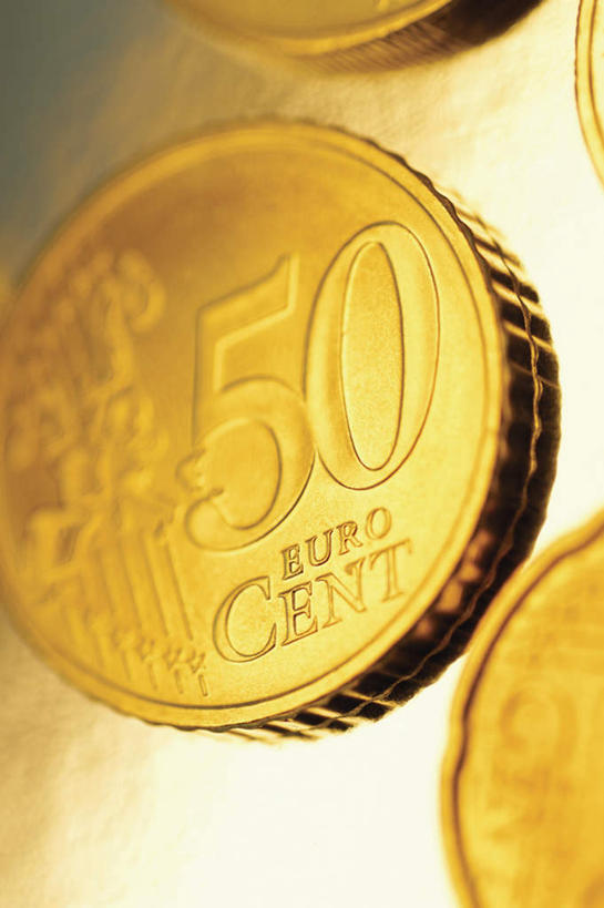 无人,竖图,俯视,室内,特写,白天,钱,静物,金属,标志,钱币,数字,文字,字符,欧元,标识,金融,阿拉伯数字,经济,流通,贸易,货币,现金,硬币,彩图,高角度拍摄