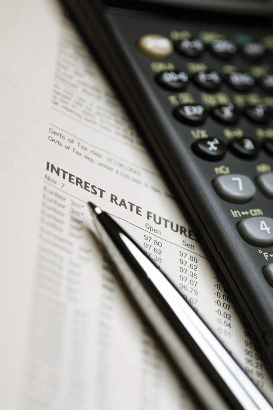 无人,竖图,俯视,室内,特写,白天,计算器,数据,静物,计算,科学,英文,笔,标志,材料,档案,文件,文字,字符,字母,办公用品,钢笔,标识,水笔,文具,学习用品,资料,金融,理财,财务,英文字母,文具用品,数学,文档,债务,货币,彩图,高角度拍摄