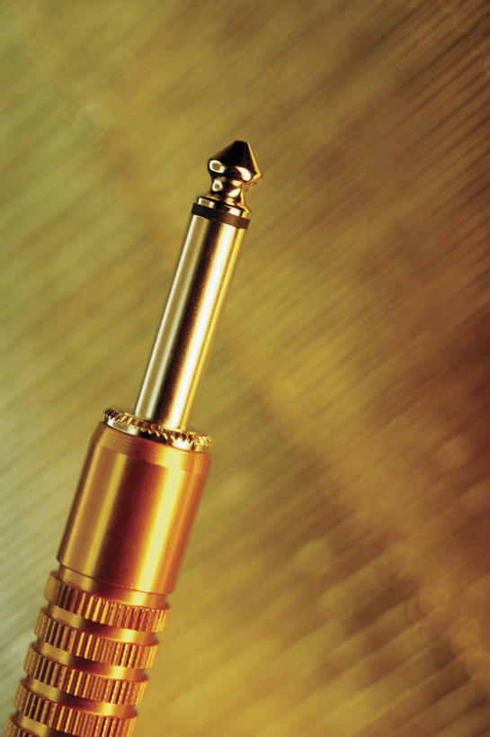 无人,竖图,俯视,室内,特写,白天,通讯,数据,静物,一根,阴影,朦胧,模糊,反射,传输,影子,音频线,线缆,彩图,高角度拍摄,音频连接线