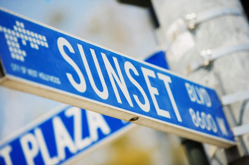 无人,横图,室外,特写,白天,仰视,度假,美景,城市风光,标志建筑,城市,地标,建筑,指示牌,美国,一排,朦胧,模糊,整齐,英文,标志,路标,文字,字符,字母,景观,建筑群,娱乐,标识,建设,路牌,排列,蓝色,享受,休闲,景色,放松,英文字母,北美,北美洲,队列,加利福尼亚,美洲,加州,好莱坞,洛杉矶,加利福尼亚州,金州,黄金州,北亚美利加洲,亚美利加洲,荷里活,天使之城,好莱坞大道,日落大道,彩图,低角度拍摄