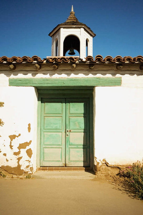 无人,家,竖图,室外,白天,正面,度假,美景,门,城市风光,城市,美国,阴影,光线,影子,房屋,屋顶,屋子,景观,顶棚,娱乐,楼房,住宅,蓝色,蓝天,天空,阳光,门框,天,享受,休闲,景色,放松,晴朗,北美,北美洲,加利福尼亚,美洲,加州,圣地亚哥,加利福尼亚州,万里无云,金州,黄金州,圣地牙哥,圣迭戈,北亚美利加洲,亚美利加洲,晴空,晴空万里,彩图,房子