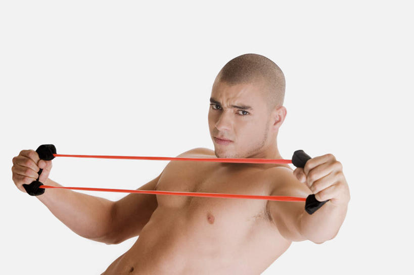 西方人,肌肉,秃头,健壮,一个人,站,伸展双臂,横图,室内,白天,白色背景,正面,欧洲,欧洲人,仅一个男性,仅一个人,握,阴影,反射,影子,拿,拿着,注视,运动器械,裸露,仅一个年轻男性,观察,看,站着,健康,健身器械,活力,力量,握着,摄影,影棚,观看,青春,察看,强壮,关注,裸,健身器材,阻力带,男人,男性,年轻男性,白种人,光头,无发,敞开双臂,伸开双臂,展开双肩,站立,张开手臂,张开双臂,半身,彩图,影棚拍摄,拍摄,运动器材