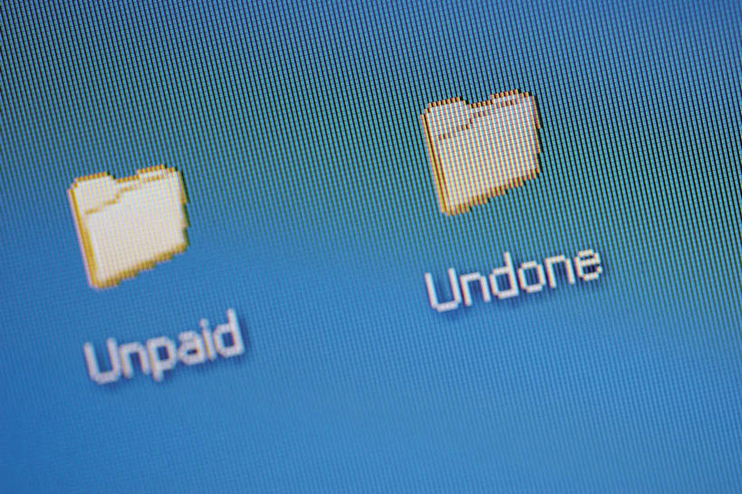 无人,横图,室内,特写,白天,正面,显示器,静物,英文,标志,材料,档案,屏幕,文件,文字,纸,字符,字母,文件夹,标识,显示屏,蓝色,手稿,资料,英文字母,证明,文档,输出设备,彩图