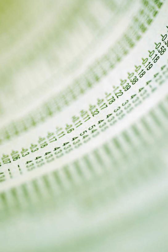 无人,竖图,俯视,室内,特写,白天,静物,一排,阴影,朦胧,模糊,整齐,反射,英文,标志,文字,影子,字符,字母,标识,排列,账单,英文字母,票据,队列,发票,小票,彩图,高角度拍摄,收据