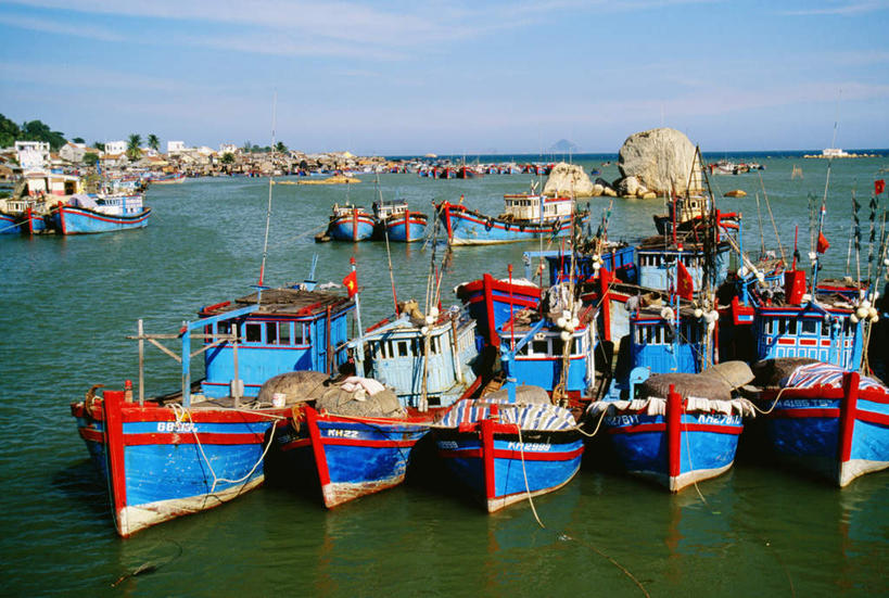 无人,码头,横图,室外,白天,正面,旅游,度假,海浪,海洋,石头,美景,港口,轮船,船,越南,亚洲,许多,阴影,光线,石子,影子,柱子,景观,浪花,云,云朵,云彩,娱乐,蓝色,白云,蓝天,天空,阳光,自然,海水,交通工具,天,享受,休闲,景色,放松,东南亚,晴朗,自然风光,载具,缆绳,海景,系船柱,缆绳桩,缆绳柱,系缆桩,首府,越南社会主义共和国,芽庄,庆和省,大海,风浪,海,海水的波动,近岸浪,石块,岩石,涌浪,晴空,彩图,摆渡口,埠头,渡口,渡头,港湾,海港,货运码头,口岸,商港