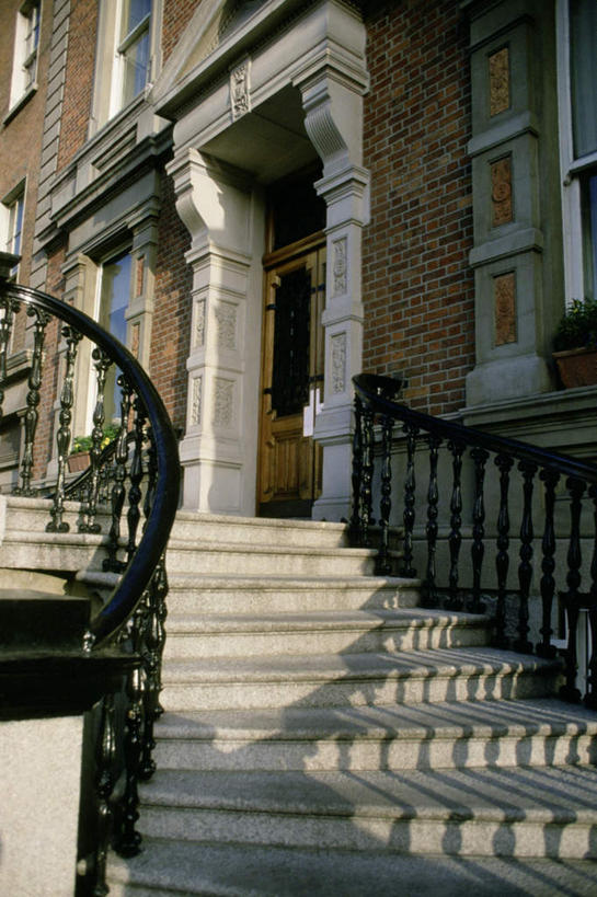 无人,家,栏杆,竖图,室外,白天,正面,度假,美景,楼梯,城市风光,城市,爱尔兰,欧洲,阴影,光线,扶手,影子,房屋,阶梯,墙,屋子,景观,公寓,首都,娱乐,洋房,护栏,楼房,墙壁,墙面,台阶,住宅,阳光,享受,休闲,景色,放松,西欧,爱尔兰共和国,都柏林,彩图,房子