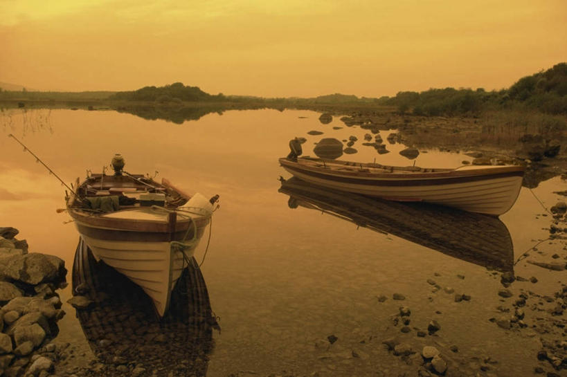 无人,横图,室外,白天,正面,旅游,度假,河流,石头,美景,日落,水,船,爱尔兰,欧洲,停靠,波纹,石子,河水,景观,水流,晚霞,霞光,落日,木船,涟漪,娱乐,倒影,水纹,自然,黄昏,交通工具,波浪,享受,休闲,景色,彩霞,放松,倒映,舟,西欧,停泊,自然风光,载具,爱尔兰共和国,水晕,夕照,反照,高威郡,戈尔韦郡,石块,岩石,夕阳,彩图,斜阳