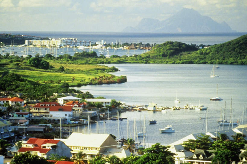 帆船,无人,家,横图,俯视,航拍,室外,白天,旅游,度假,海浪,海洋,美景,树林,植物,船,欧洲,荷兰,阴影,光线,影子,房屋,屋子,景观,浪花,云,云朵,公寓,云彩,娱乐,洋房,楼房,住宅,树,树木,蓝色,绿色,白云,蓝天,天空,阳光,自然,海水,交通工具,天,享受,休闲,景色,放松,生长,晴朗,成长,西欧,鸟瞰,自然风光,载具,海景,圣马丁岛,荷兰王国,尼德兰王国,荷属圣马丁,大海,风浪,海,海水的波动,近岸浪,涌浪,晴空,彩图,高角度拍摄,房子