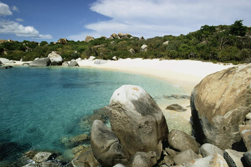 无人,横图,室外,白天,正面,旅游,度假,海浪,海洋,石头,美景,沙滩,树林,植物,加勒比海,一堆,阴影,堆叠,堆积,光线,沙子,石子,影子,海岸,景观,浪花,云,云朵,沙地,云彩,娱乐,树,树木,蓝色,绿色,白云,蓝天,天空,阳光,自然,海水,天,享受,休闲,景色,南美,放松,生长,晴朗,成长,堆,南美洲,拉丁美洲,自然风光,美洲,海景,英属维尔京群岛,英属维京群岛,维京群岛,亚美利加洲,南亚美利加洲,处女群岛,维尔京戈尔达岛,维尔京群岛,英属处女群岛,大海,风浪,海,海水的波动,海滩,近岸浪,石块,岩石,涌浪,晴空,彩图