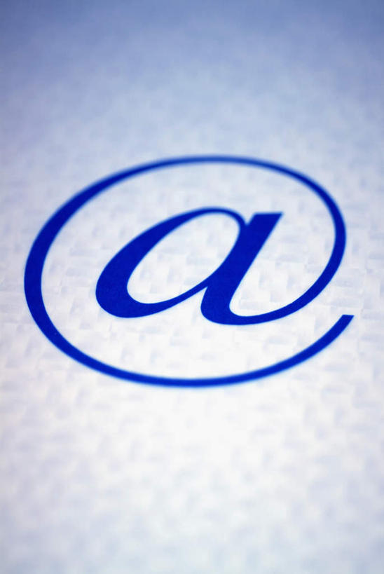 无人,竖图,室内,特写,白天,正面,数码,科技,阴影,反射,网络,信息,标志,符号,数字,文字,影子,邮件,高光,几何,计算机图形,合成,标识,邮箱,通信,创意,电脑合成图,数码合成图,合成图,写实,具体,具象,彩图