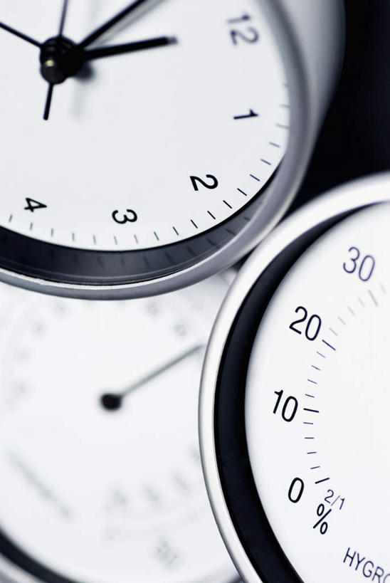 无人,竖图,俯视,室内,特写,白天,静物,朦胧,模糊,标志,数字,文字,字符,指针,标识,三个,阿拉伯数字,仪表盘,彩图,高角度拍摄