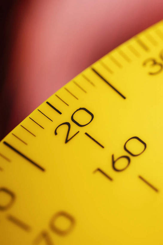 无人,竖图,俯视,室内,特写,白天,静物,一把,朦胧,模糊,测量,标志,数字,文字,字符,刻度,标识,黄色,尺,塑料制品,角度,摄影,阿拉伯数字,影棚,测量工具,量角器,尺子,衡量,绘图,比例,测绘,量具,量仪,标度,量角尺,彩图,高角度拍摄,影棚拍摄,拍摄