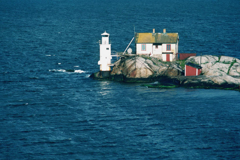 无人,家,横图,俯视,室外,白天,度假,海浪,海洋,美景,沙滩,城市风光,城市,道路,瑞典,欧洲,阴影,光线,信息,沙子,影子,房屋,屋子,海岸,景观,浪花,灯塔,交通,沙地,方向,娱乐,楼房,住宅,阳光,海水,享受,休闲,景色,放松,引导,指引,斯堪的纳维亚,北欧,斯堪的那维亚,斯堪的那维亚半岛,斯堪的纳维亚半岛,海景,首府,航标,哥德堡,瑞典王国,西约塔兰省,大海,风浪,海,海水的波动,海滩,近岸浪,涌浪,彩图,高角度拍摄,房子,导航