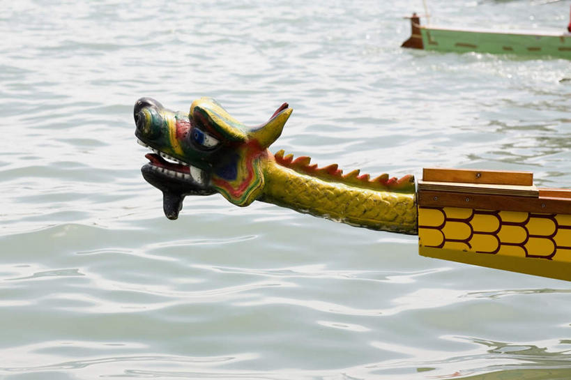 无人,横图,室外,白天,正面,度假,成功,河流,美景,水,城市风光,城市,船,雕塑,意大利,欧洲,威尼斯,波纹,艺术,装饰,龙,雕刻,雕像,河水,景观,水流,木船,涟漪,娱乐,倒影,水纹,工艺品,交通工具,波浪,享受,休闲,景色,放松,纪念,美术,倒映,舟,高贵,南欧,载具,主题,图腾,传说,贡多拉,陈列,意大利共和国,水晕,功能,美学,祥瑞,灵兽,权势,尊荣,反照,公朵拉,幸运,彩图