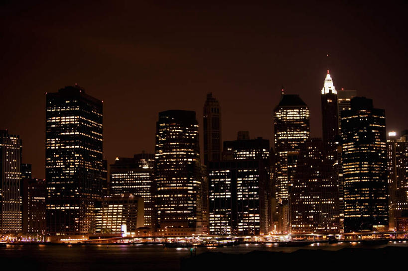 无人,高楼大厦,横图,全景,室外,夜晚,正面,度假,河流,美景,水,天际线,城市风光,城市,大厦,建筑,路灯,摩天大楼,夜景,照明,纽约,美国,阴影,光线,影子,河水,景观,水流,灯光,曼哈顿,娱乐,灯,天空,天,享受,休闲,景色,放松,照亮,北美,北美洲,照明设备,美洲,克莱斯勒大厦,纽约州,帝国之州,帝国州,克莱斯勒大楼,北亚美利加洲,亚美利加洲,斯勒大厦,彩图,大楼,高层建筑,高楼,摩天楼,曼哈顿岛