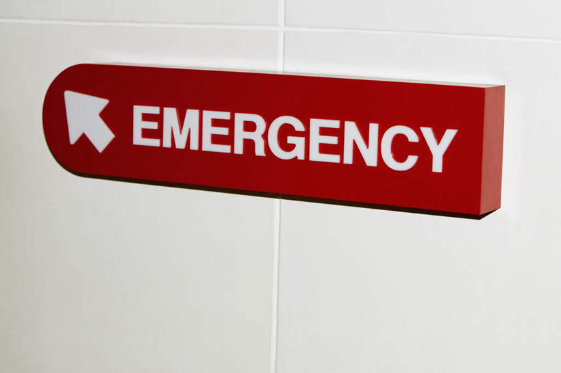 无人,横图,室内,特写,白天,正面,静物,英文,标志,瓷砖,文字,字符,字母,墙,指点,方向,标识,箭头,墙壁,墙面,红色,白色,指示,指导,英文字母,指向,簇,彩图